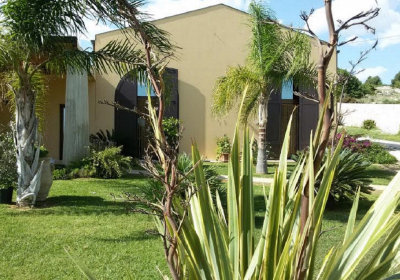 Casa Vacanze Residence Latruvatura Bilocali In Villa Con Piscina